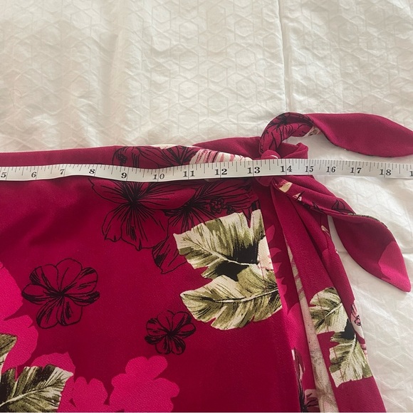 Express Floral Wrap Skirt - Picture 5 of 6